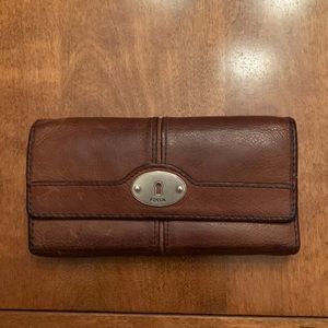 brown leather fossil wallet